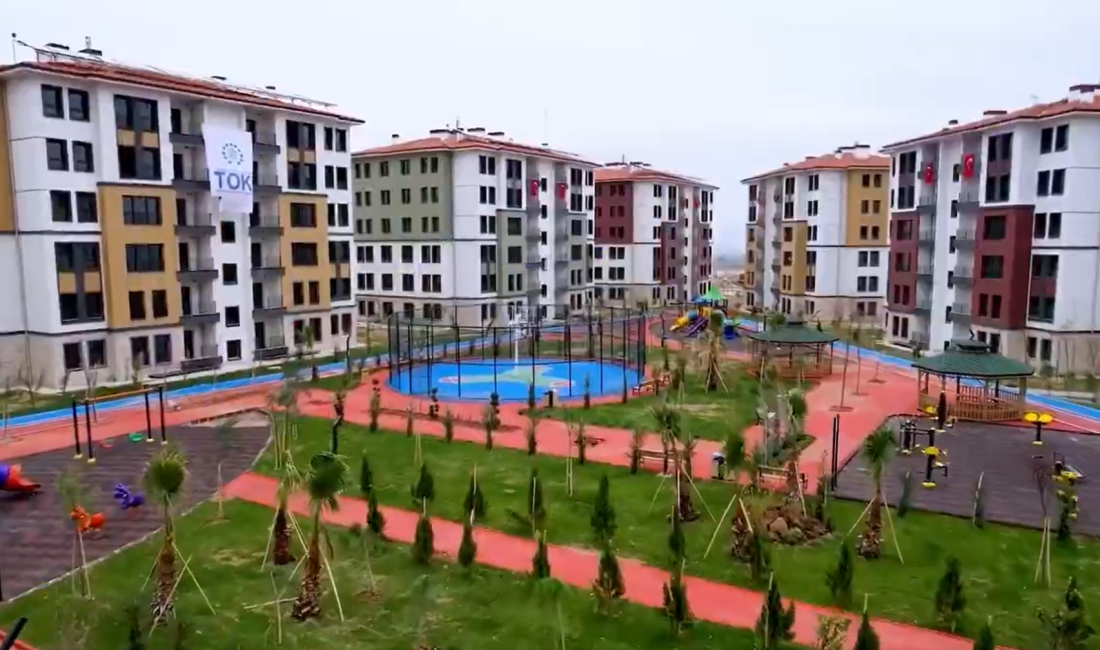 Asrın felaketi sonrasında deprem bölgesinde hayat yeniden inşa ediliyor İletişim Başkanı Fahrettin Altun, sosyal medya hesabından yaptığı paylaşımda,