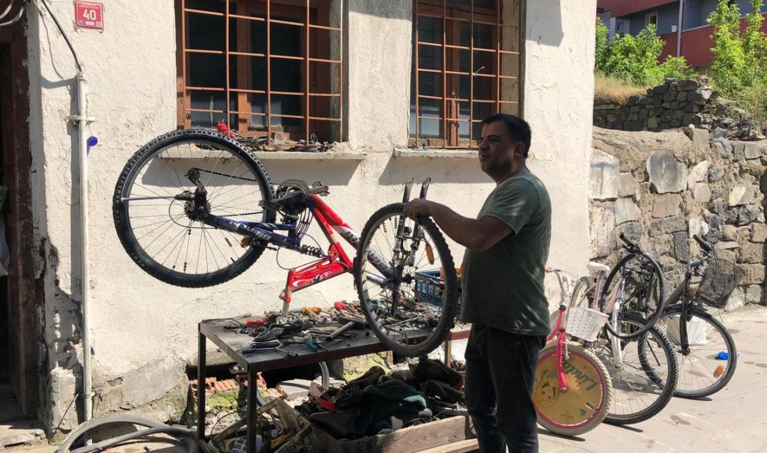 Yaz Geldi, Bisikletçilerde de Yüzler Gülmeye Başladı Şehrin tanınmış bisiklet tamircilerinden İlyas Ayırkan, işlerin hareketlenmeye başladığını belirterek,