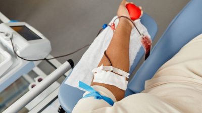 Kan bağışı hakkında önemli bilgiler veren uzmanlar, düzenli kan verilmesinin