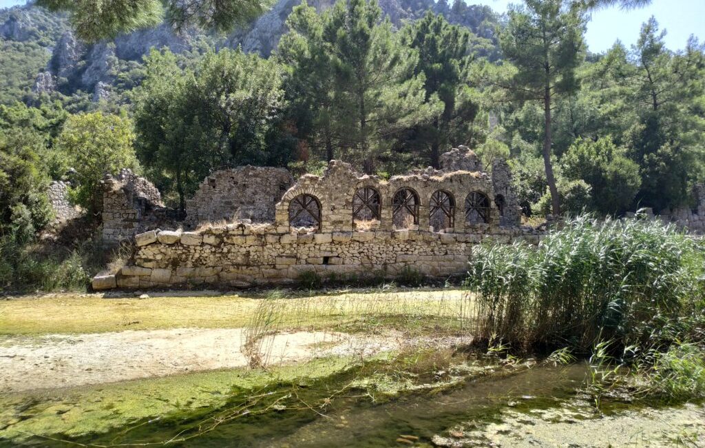 Antalya’nın Kumluca ilçesinde yer alan Olympos Antik Kenti’nde, Roma dönemine