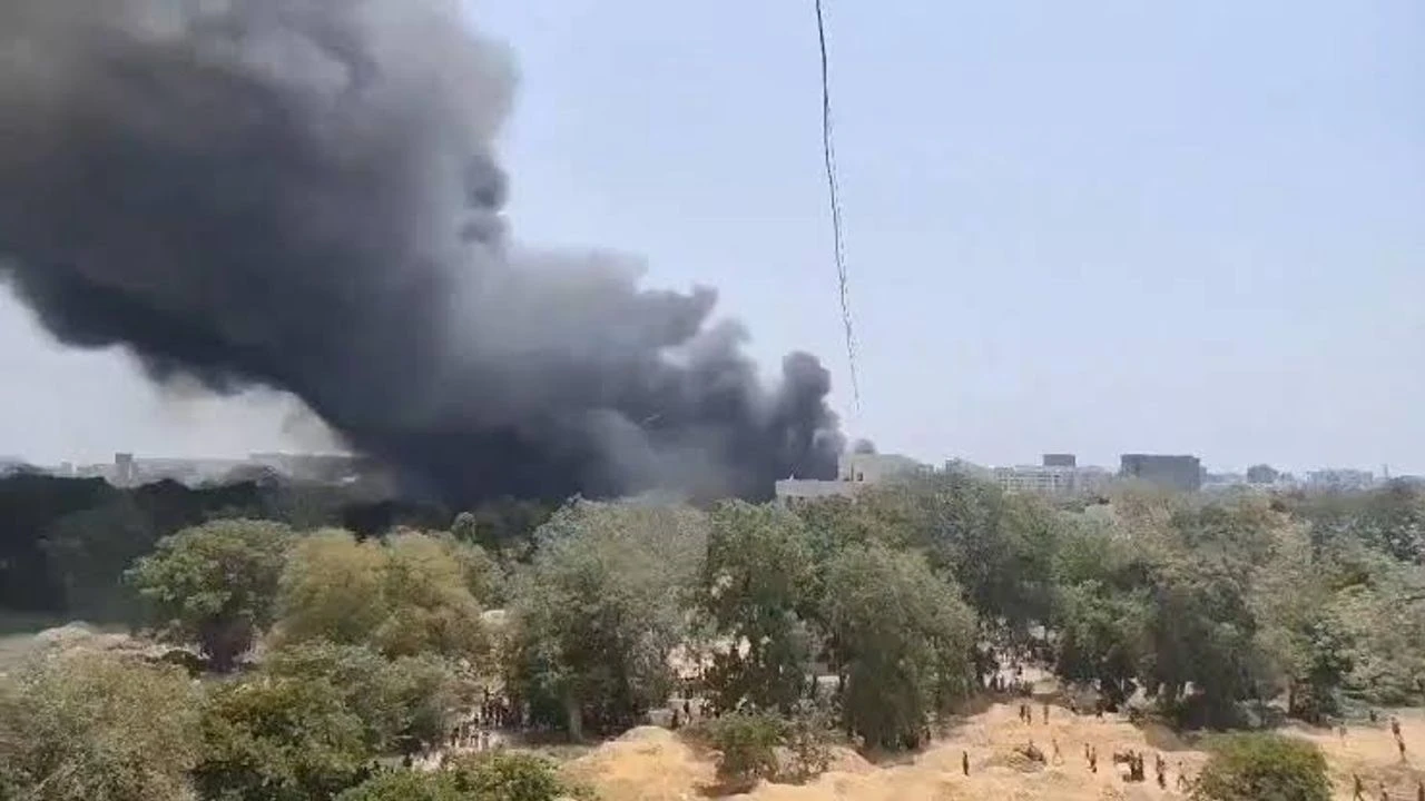 Hindistan’ın Gucerat eyaletine bağlı Ahmedabad kentinde 12 Haziran’da meydana gelen