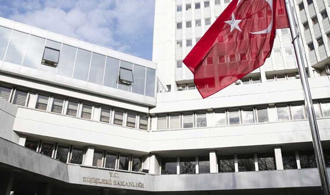 Türkiye’den İsrail’in Şam’a yönelik saldırılarına sert tepki: Barışa sabotaj girişimi Bakanlık, İsrail’in Suriye’nin güneyinde başlattığı askeri hamlelerin ardından Şam’ın merkezine