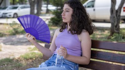 Mersin Büyükşehir Belediyesi Sağlık İşleri Dairesi, artan sıcak hava koşullarına