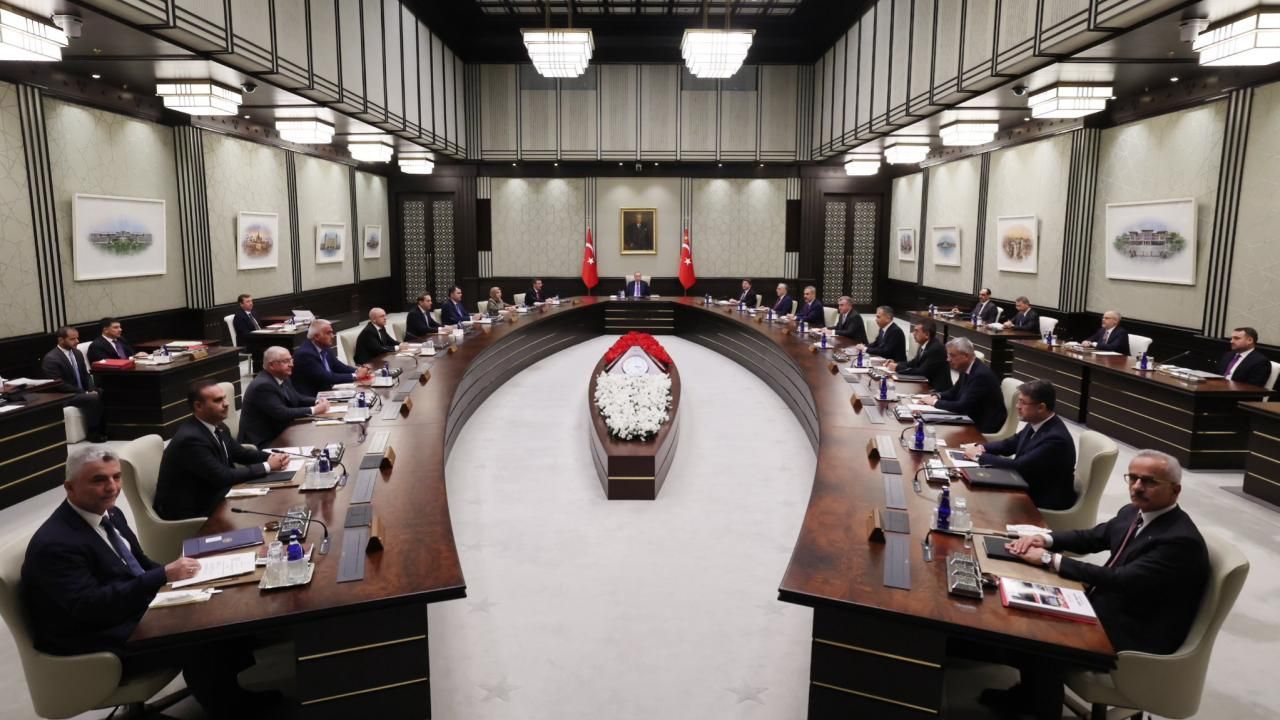 Kabinenin gündeminde, “Terörsüz Türkiye” hedefi çerçevesinde yürütülen çalışmalar yer alıyor.