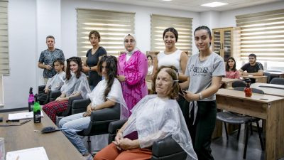 Mersin’de meslek edinmek isteyenleri ve kalifiye eleman arayan sektör temsilcilerini,