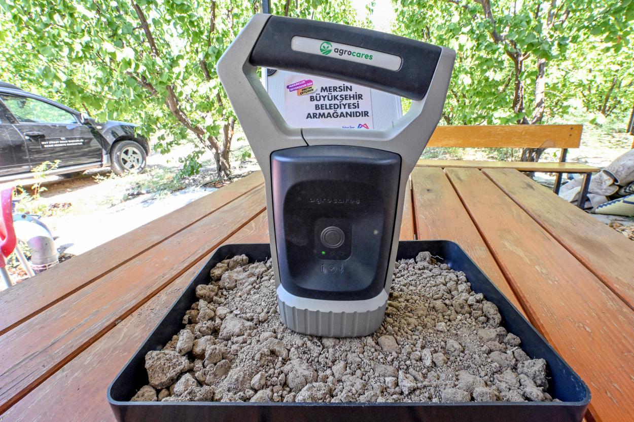 Mersin Büyükşehir Belediyesi Tarımsal Hizmetler Dairesi Başkanlığı, üreticilerin doğru gübreleme