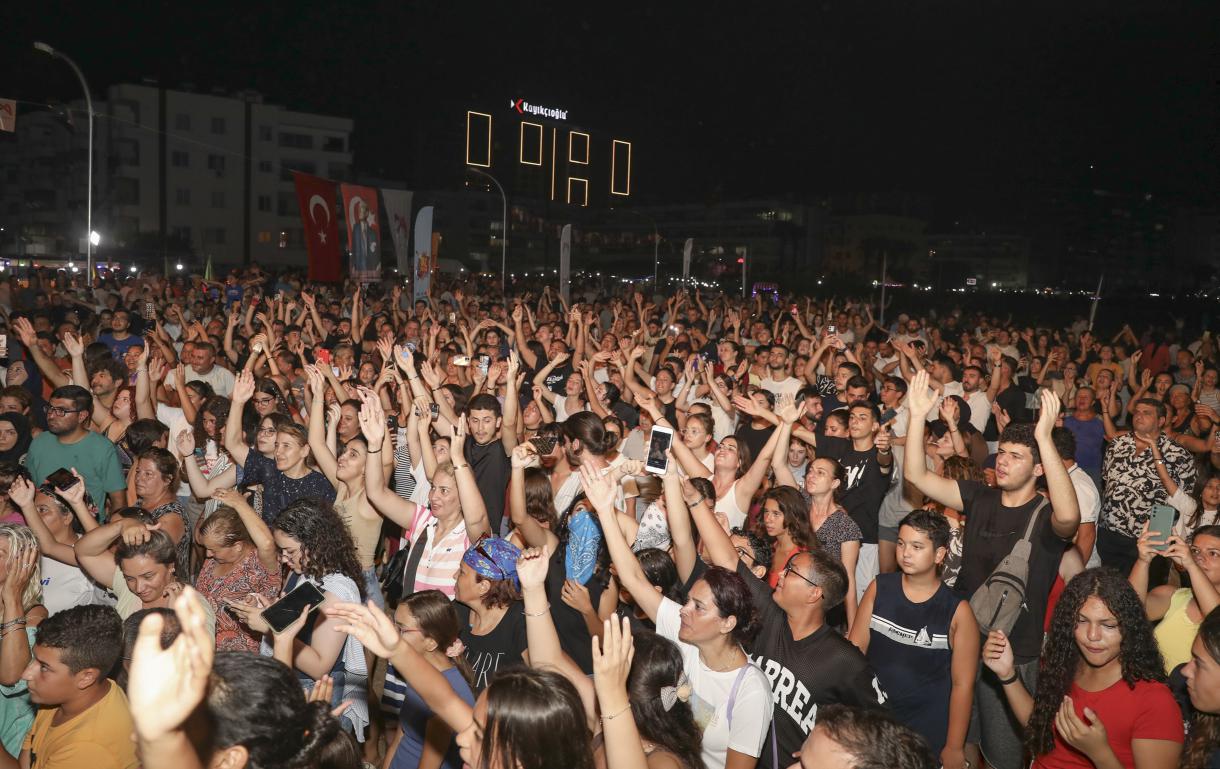 Yaz tatilini yaylalarda ve deniz kenarlarında değerlendiren Mersinlilerin hoşça vakit