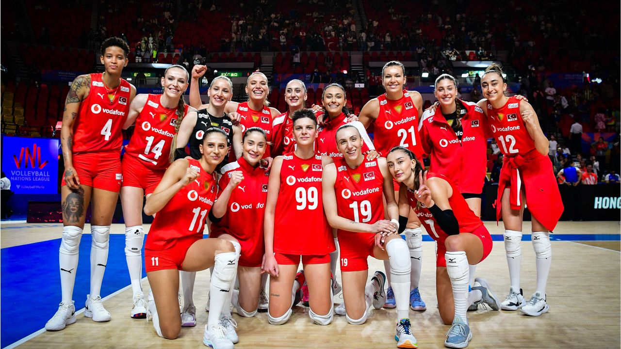 Filenin Sultanları yarı finalde Japonya ile karşılaşacak A Milli Kadın Voleybol Takımı, Tayland’ın başkenti Bangkok’ta düzenlenen Dünya