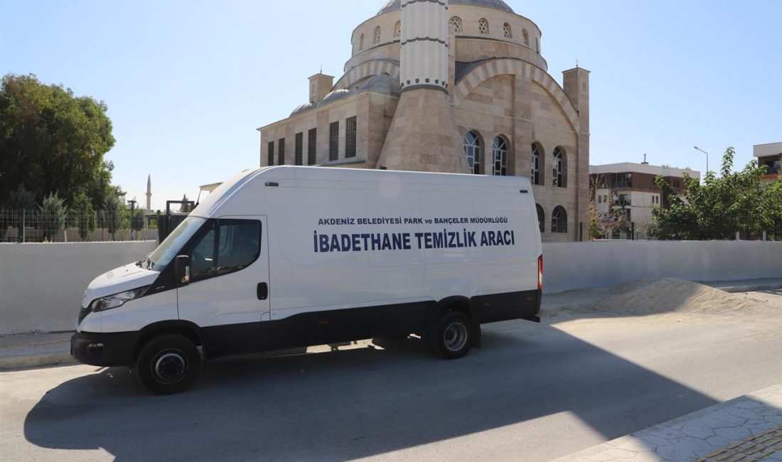 Akdeniz Belediyesi, vatandaşların daha temiz, sağlıklı ve hijyenik bir ortamda