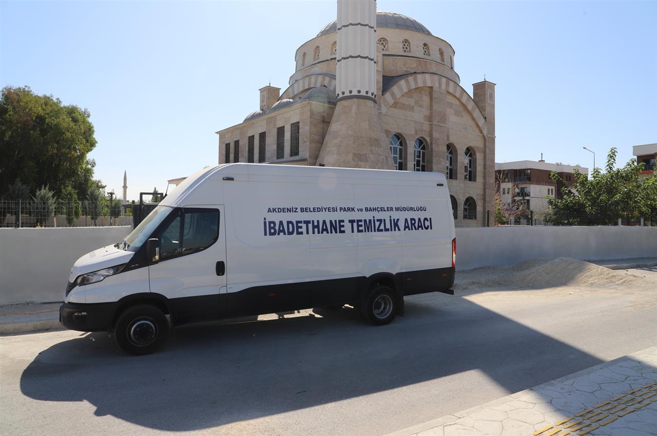 Akdeniz Belediyesi, vatandaşların daha temiz, sağlıklı ve hijyenik bir ortamda