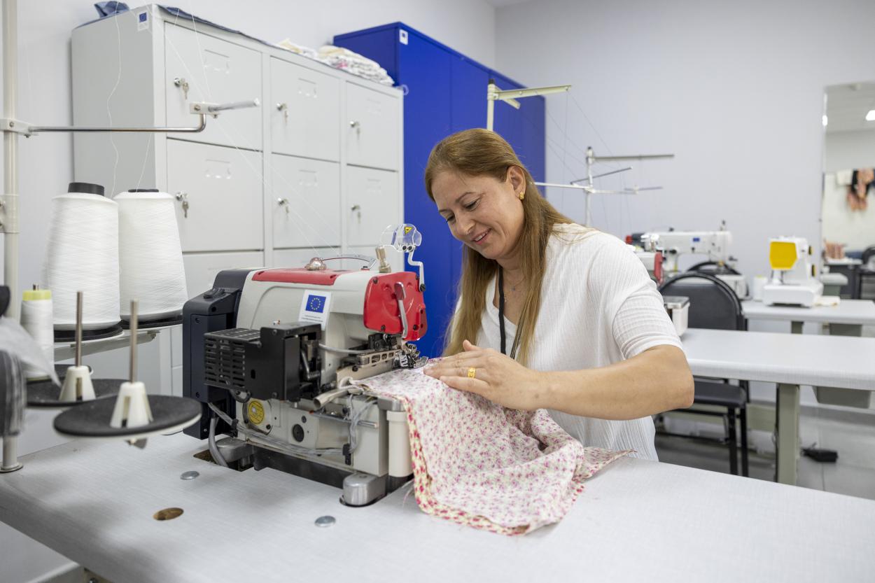 Mersin Büyükşehir Belediyesi’nin Halkkent MERCEK Mesleki Eğitim Merkezi’nde açtığı “Giyim