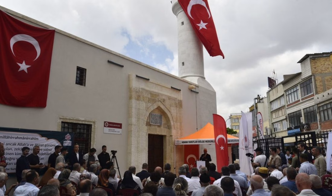 Mersin’in Tarsus ilçesi Şehit Mustafa Mahallesi’nde bulunan Melik Tahir Camii,