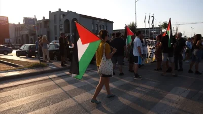 Yunanistan Komünist Partisi (KKE) öncülüğünde çeşitli sol gruplar, sendikalar ve