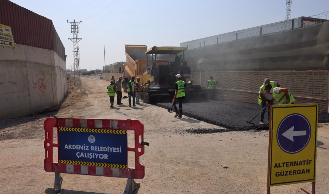 Akdeniz Belediyesi, Yeşilçimen Mahallesi’nin farklı sokaklarında sıcak asfalt kaplama ve