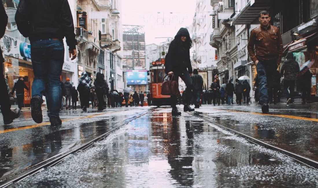 11 ilde kuvvetli yağış uyarısı Meteoroloji Genel Müdürlüğü, yurdun kuzeybatı kesimlerinde kuvvetli yağış beklendiğini duyurdu.