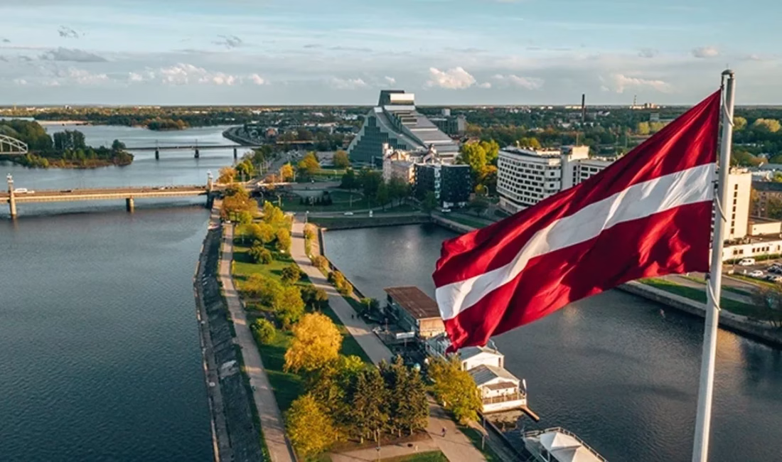 Letonya, “İstanbul Sözleşmesi”nden çekilme kararı aldı Letonya Parlamentosu, uluslararası kamuoyunda “İstanbul Sözleşmesi” olarak bilinen “Kadınlara Yönelik