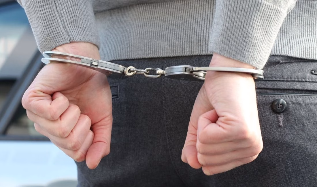 Ankara’da DEAŞ operasyonu: 13 yabancı uyruklu hakkında gözaltı kararı Ankara Cumhuriyet Başsavcılığı, terör örgütü DEAŞ’a yönelik yürütülen soruşturma kapsamında