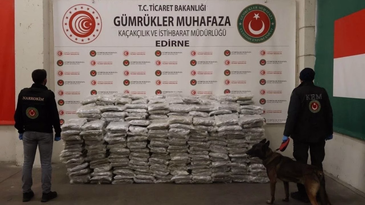 Edirne’de gerçekleştirilen iki ayrı operasyonda, toplam 524 kilo 336 gram