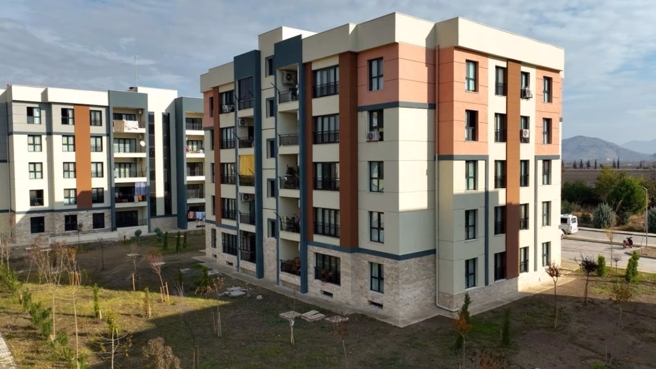 Cumhuriyet tarihinin en büyük sosyal konut hamlesi olan “Yüzyılın Konut