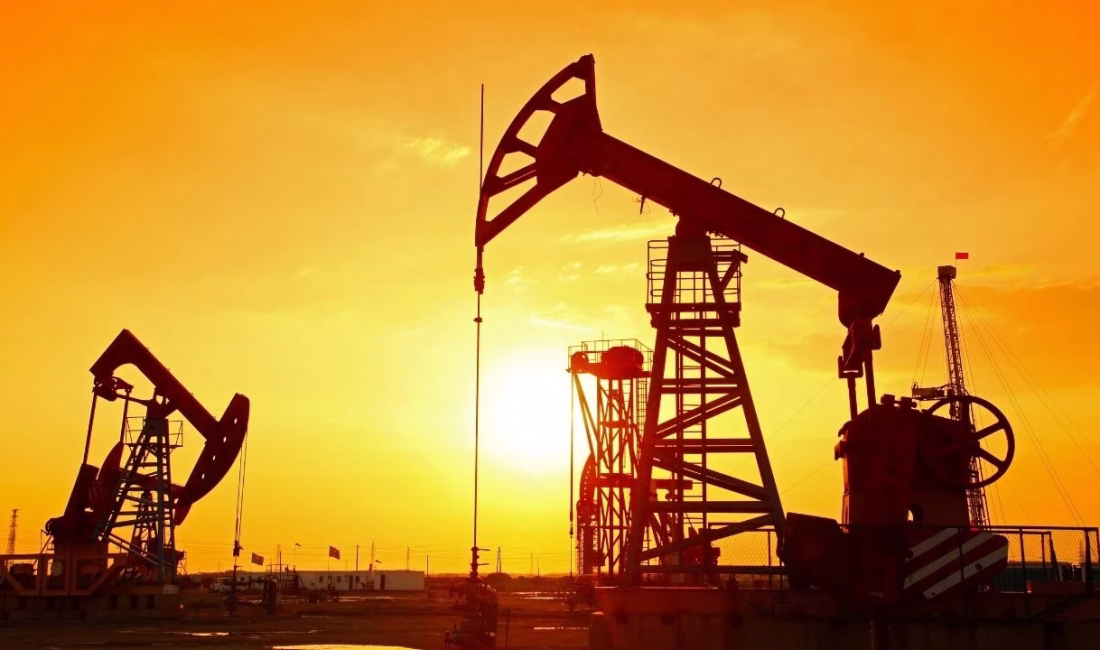 Küresel piyasalarda Brent petrolün varil fiyatı haftanın son işlem gününe