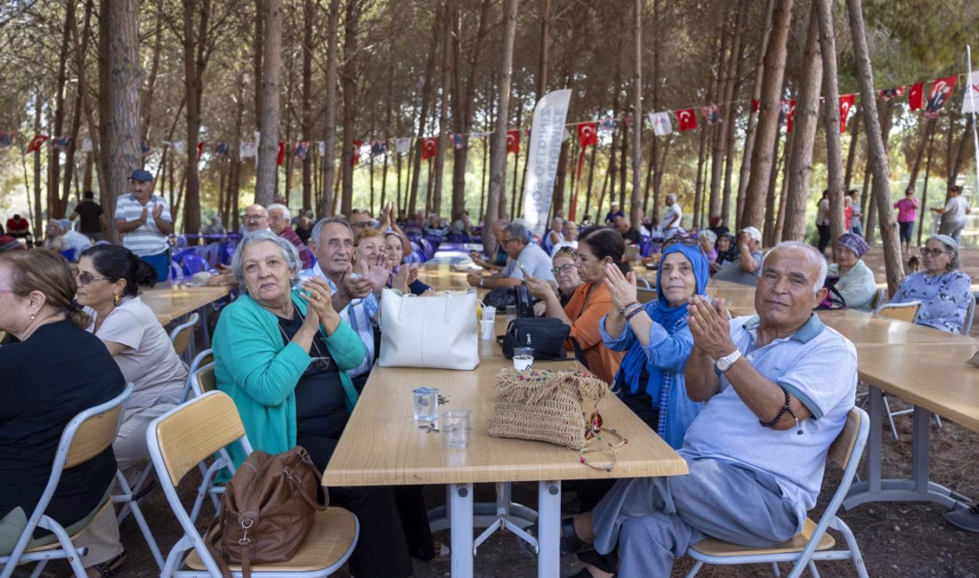 Büyükşehir Belediyesi’nden ‘Dünya Yaşlılar Günü’ne Özel Birbirinden Güzel Etkinlikler Mersin Büyükşehir Belediyesi Sosyal Hizmetler Dairesi Başkanlığı’na bağlı Yenişehir, Mezitli,