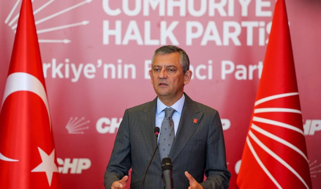 Özgür Özel’den Erdoğan’a Venezuela çıkışı: Trump’ın teklifinden haberin var mıydı? CHP Genel Başkanı Özgür Özel, partisinin TBMM’de düzenlenen grup toplantısında