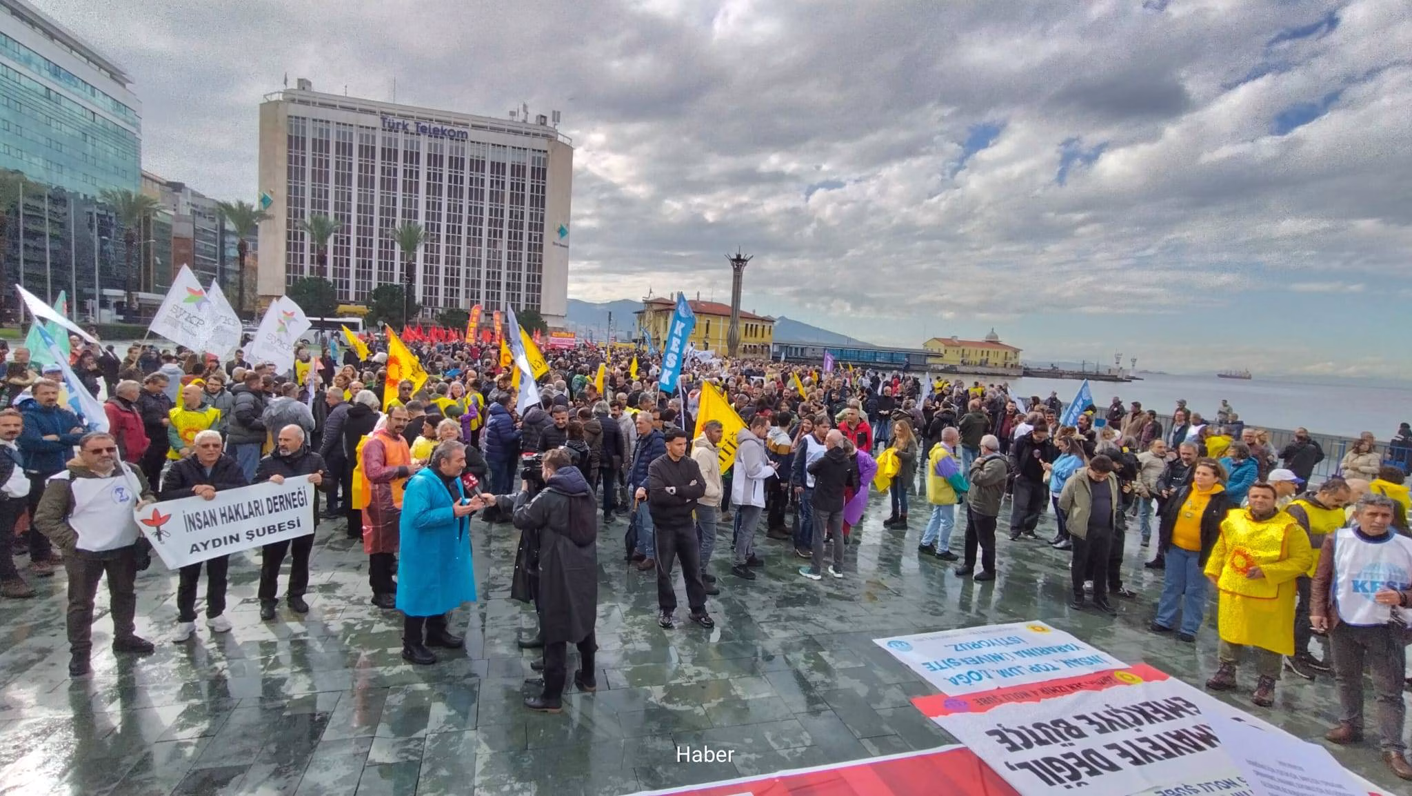 KESK Şubeler platformu tarafından Türkiye genelinde düzenlenen  GEÇİNEMİYORUZ! HALK İÇİN