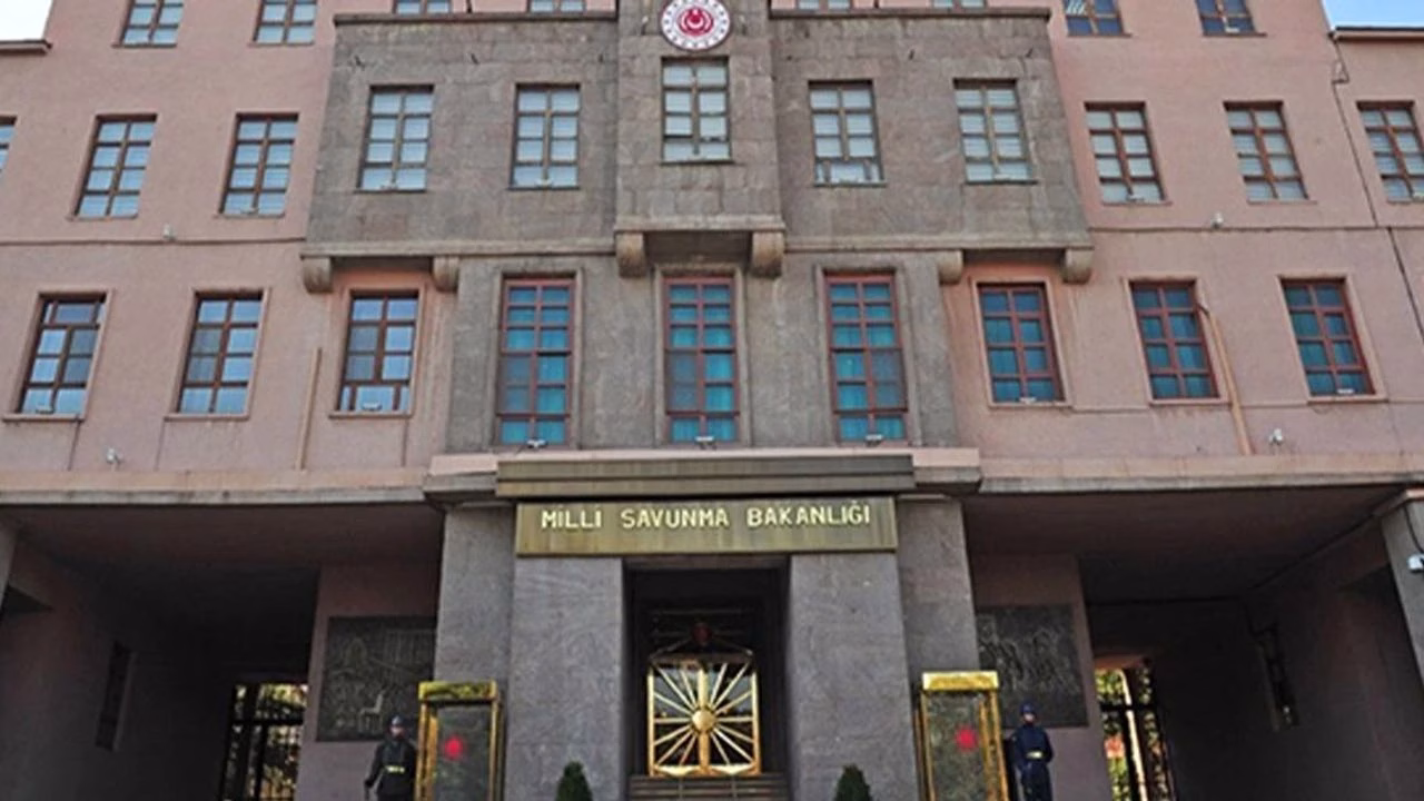 NATO Amfibi Görev Kuvveti ve Çıkarma Kuvveti Komutanlığı görevlerini üstlenen