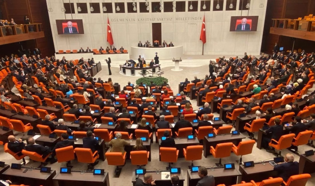 AK Parti’nin TBMM’deki milletvekili sayısı 275 oldu Bağımsız üç milletvekilinin grup toplantısında AK Parti’ye katılmasıyla Türkiye Büyük