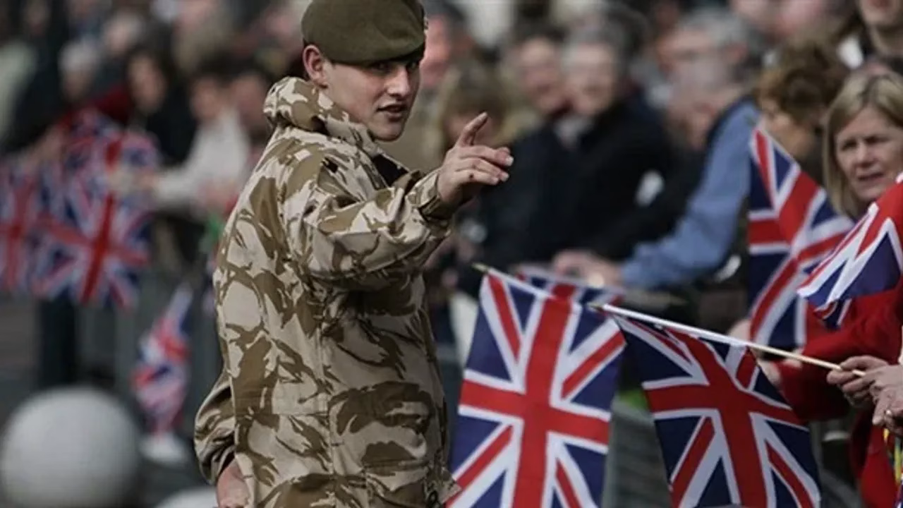 İngiltere’nin, Arktik bölgesinde artan jeopolitik rekabet nedeniyle Grönland’a asker gönderme