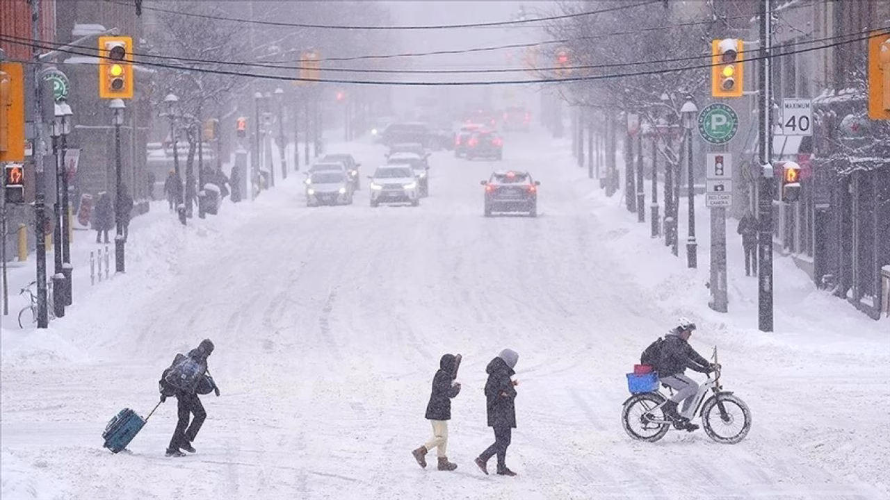 ABD, yoğun kar yağışı ve dondurucu soğukların etkisi altına girerken,