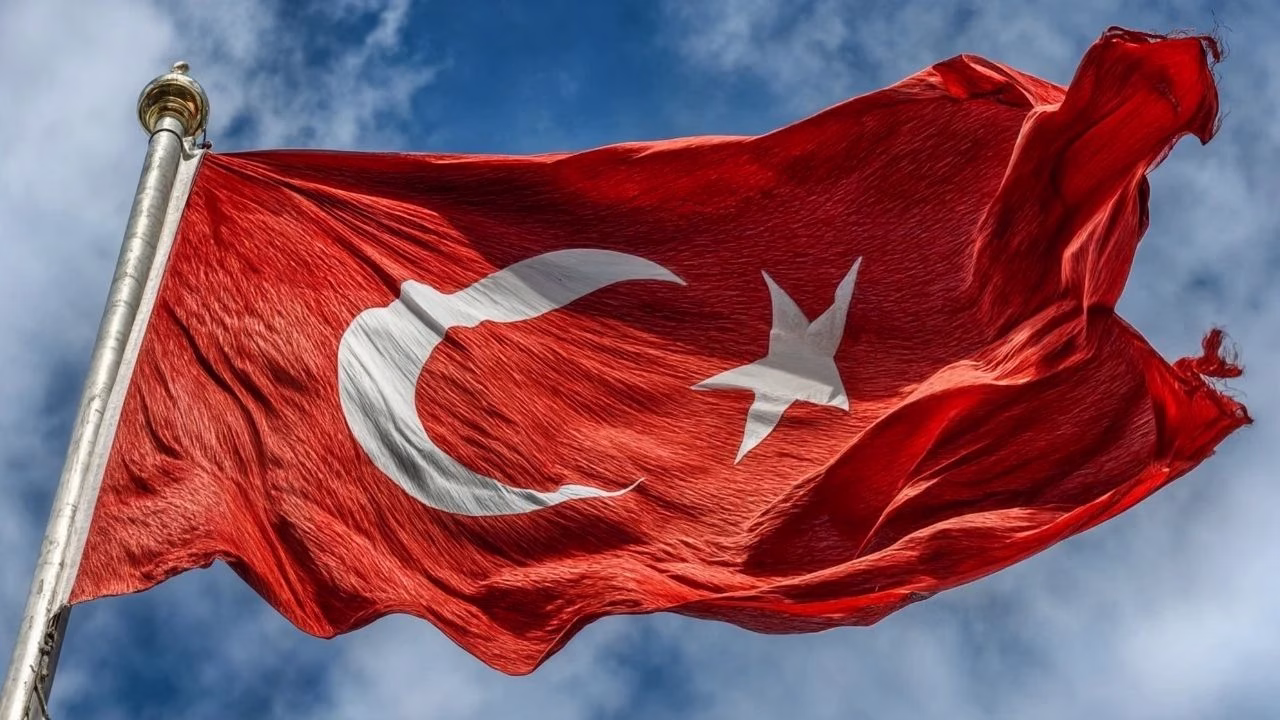 Adalet Bakanı Yılmaz Tunç, Türk bayrağına yönelik provokatif saldırılarla ilgili