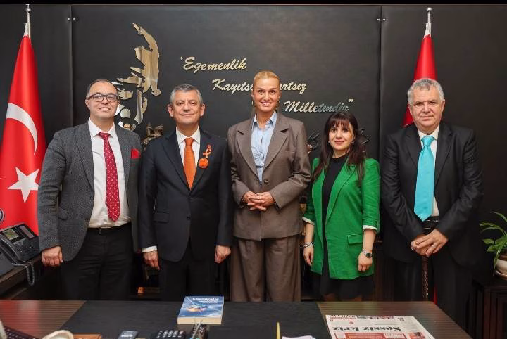Chemtrails…Ünlü sanatçı Tuğba Özay, Adli Bilimciler Derneği Başkanı Prof. Dr.