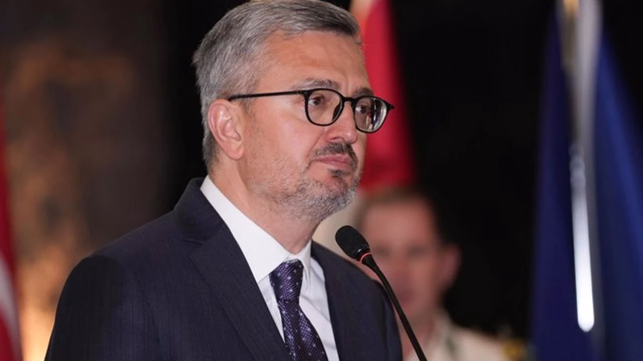 Cumhurbaşkanlığı İletişim Başkanı Burhanettin Duran, gazetecilerin yalnızca olayları aktaran değil,