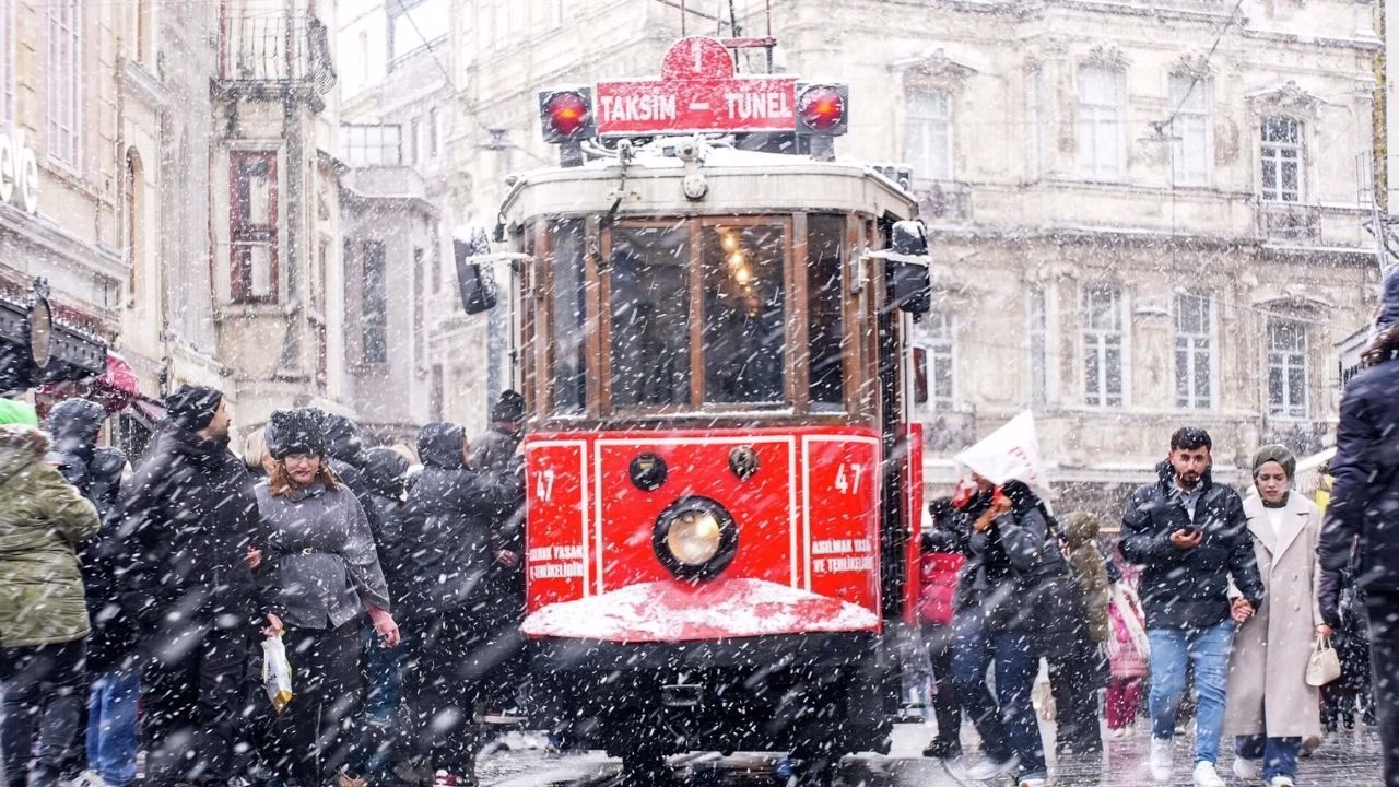 Meteoroloji Genel Müdürlüğü (MGM), Türkiye genelinde hava sıcaklıklarının hafta sonundan