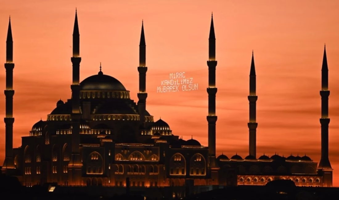 İslam inancına göre Hazreti Muhammed’in Allah’ın daveti üzerine Mescid-i Haram’dan