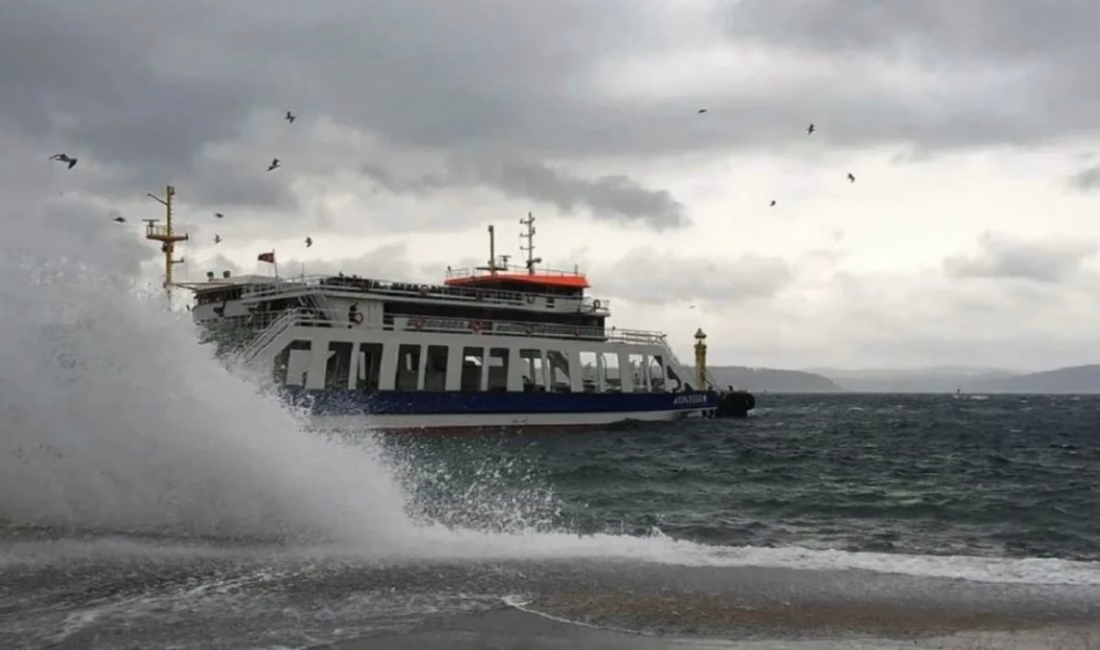 Olumsuz hava deniz ulaşımını vurdu: İDO ve BUDO’da iptaller Beklenen kuvvetli rüzgar ve yağış, deniz ulaşımında aksamalara yol açtı.