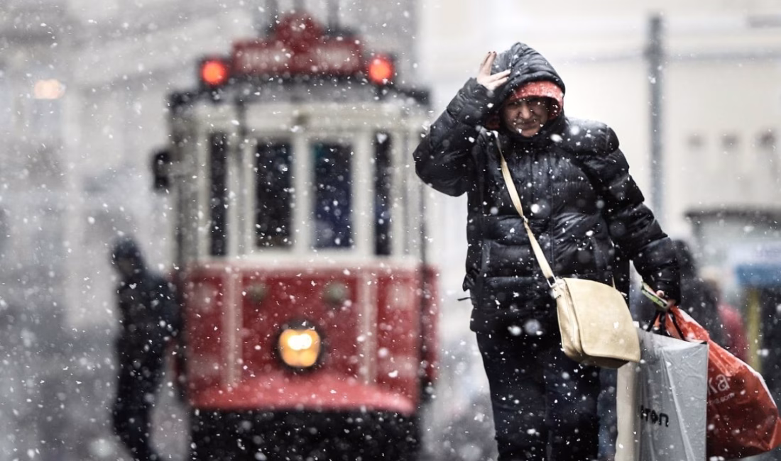 20 ile sarı alarm: Fırtına ve sağanak geliyor Meteoroloji Genel Müdürlüğü, yurt genelinde hava koşullarında sert değişim beklendiğini