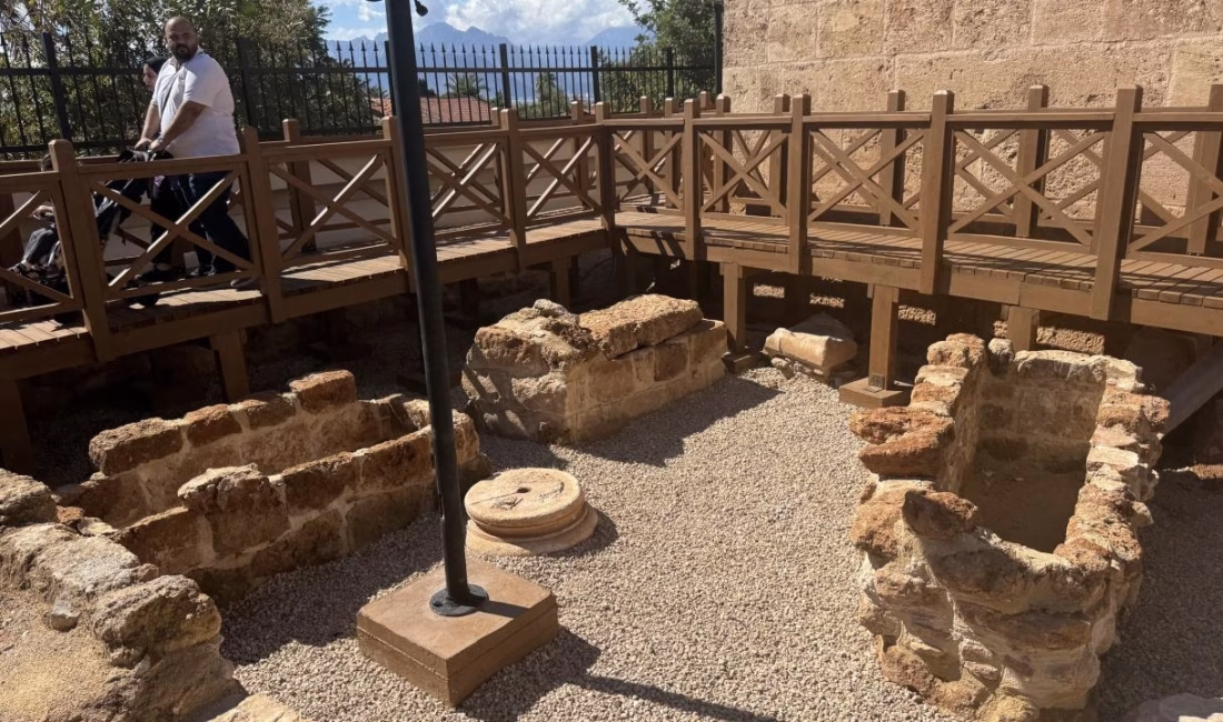 Antalya’nın simgelerinden Yivli Minare çevresinde yürütülen çevre düzenlemesi sırasında ortaya