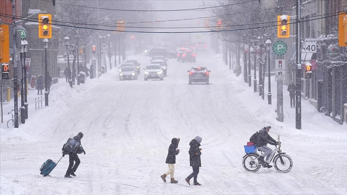 ABD, yoğun kar yağışı ve dondurucu soğukların etkisi altına girerken,