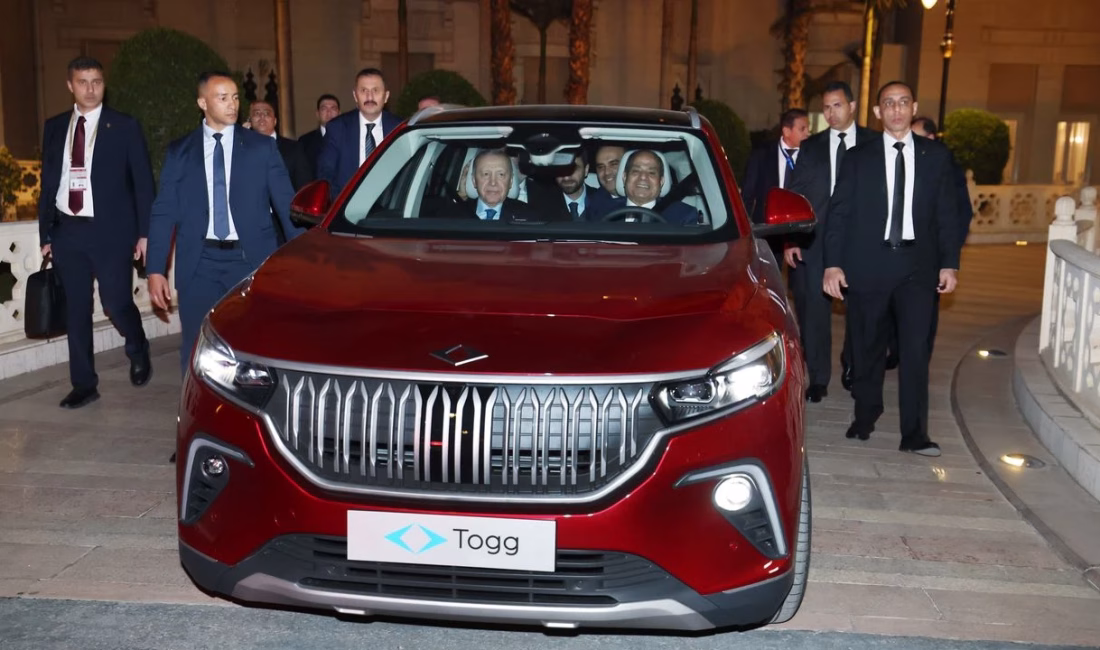 Cumhurbaşkanı Recep Tayyip Erdoğan, resmi temaslarda bulunmak üzere gittiği Kahire’de,