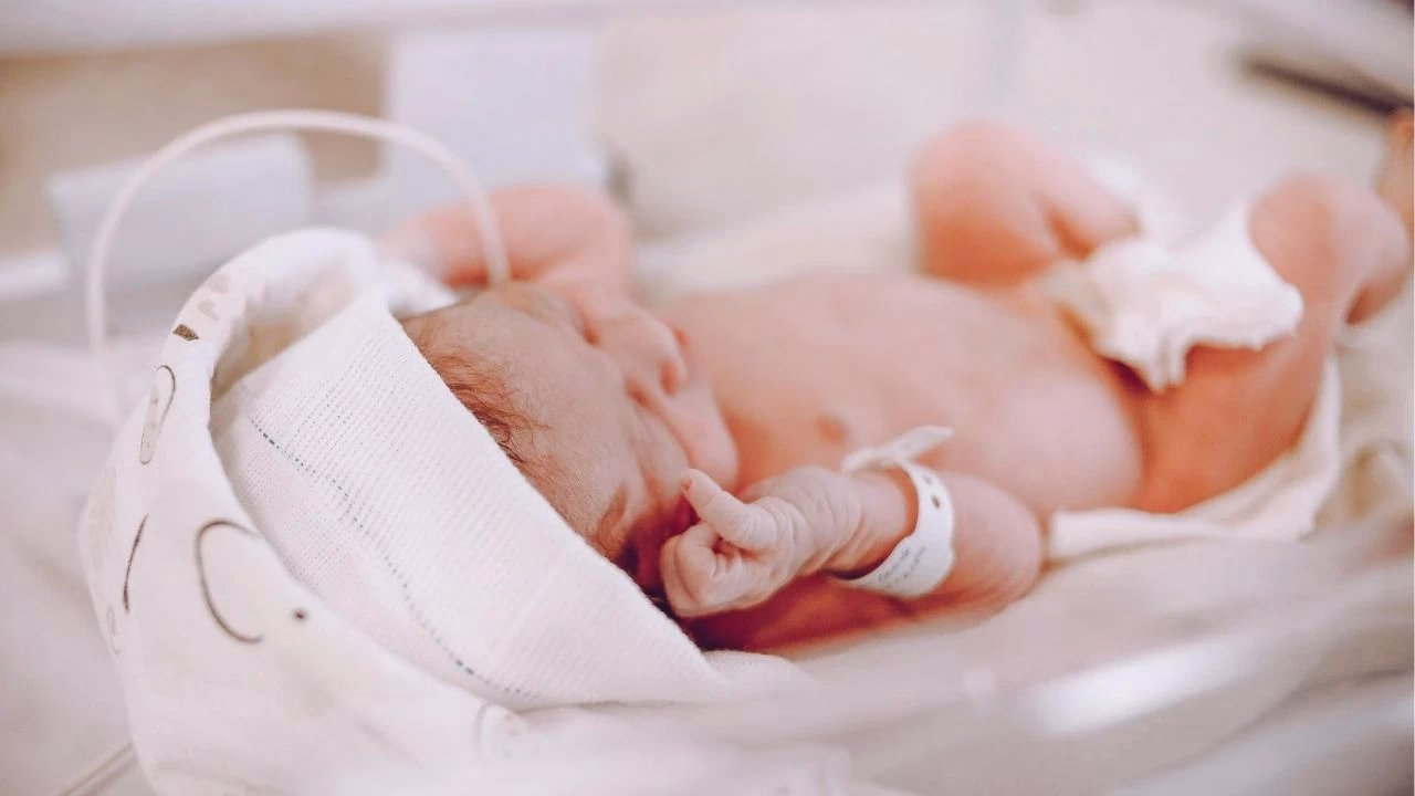 AK Parti milletvekilleri, doğum izni süresinin 16 haftadan 24 haftaya