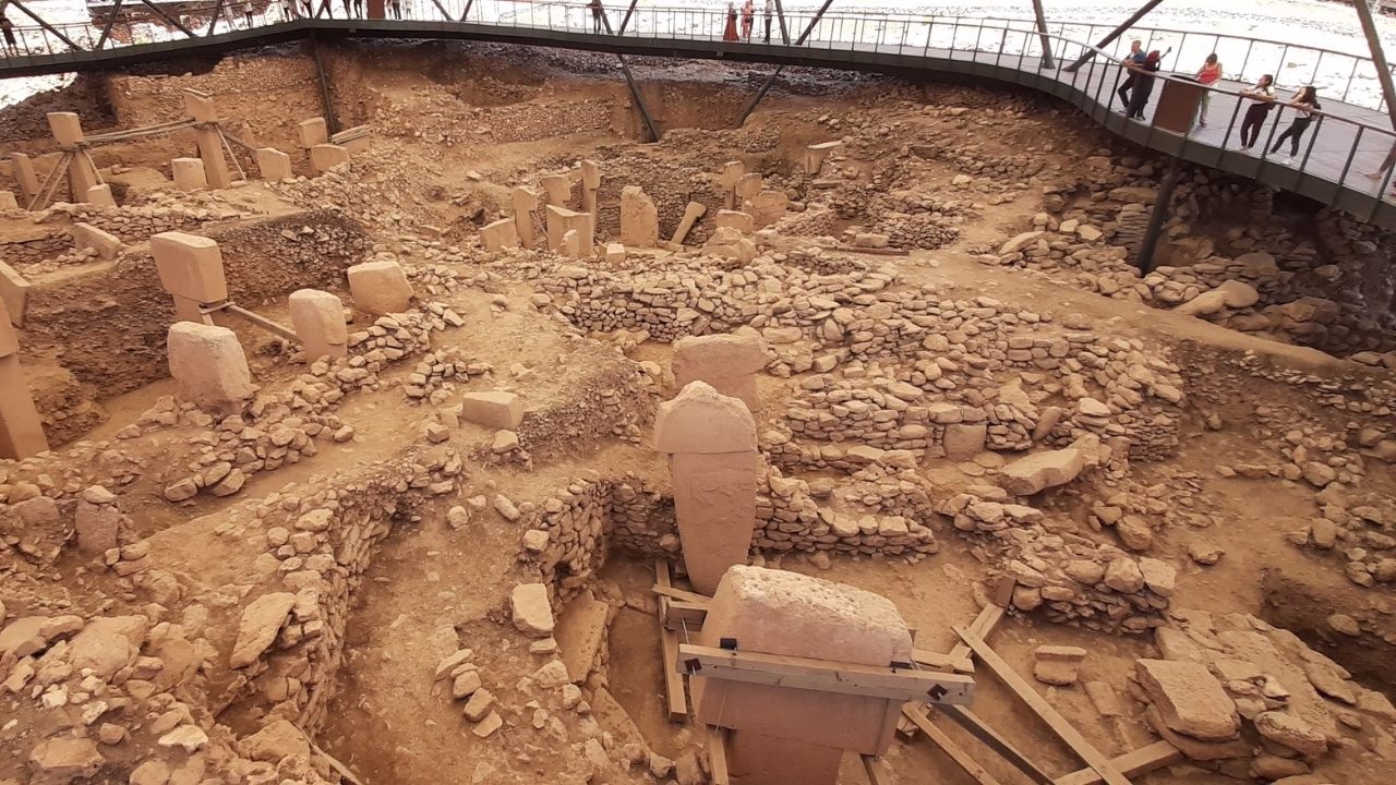 Şanlıurfa’da 12 bin yıllık geçmişiyle insanlık tarihine ışık tutan Göbeklitepe,