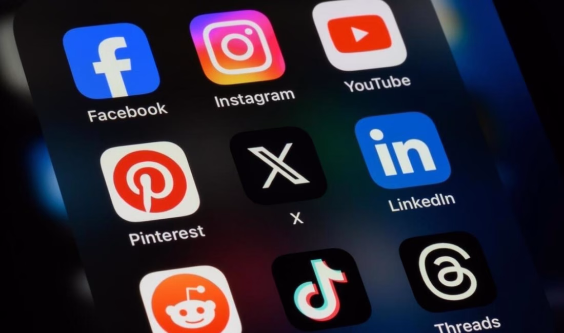 İngiltere’de 16 yaş altına sosyal medya kısıtlaması gündemde İngiliz hükümeti, 16 yaş altındaki çocukların sosyal medya kullanımına yönelik