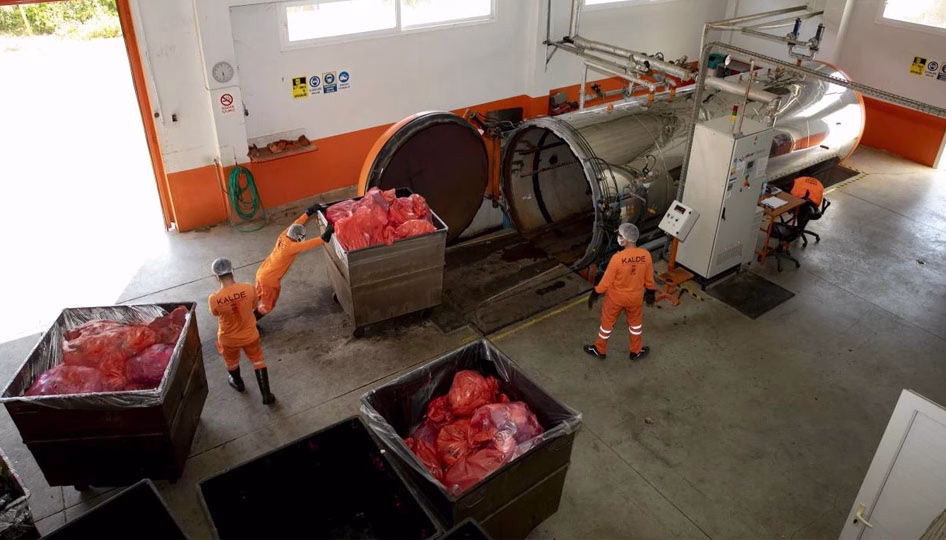 Mersin kent genelindeki tıbbi atıkların toplanması ve bertarafında titiz bir