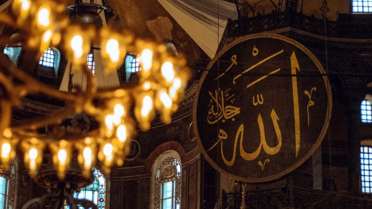 Ramazan ayının müjdecisi olarak kabul edilen Berat Kandili, bugün idrak