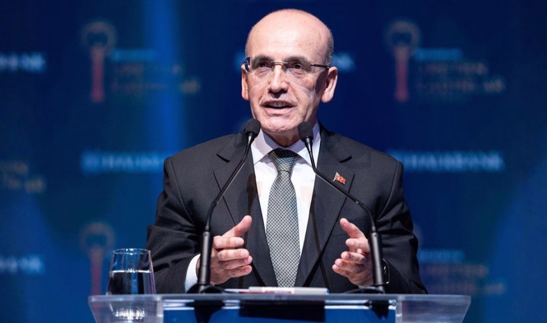 Şimşek’ten Moody’s ve Fitch sonrası olumlu mesaj Hazine ve Maliye Bakanı Mehmet Şimşek, Moody’s ve Fitch’in Türkiye’ye