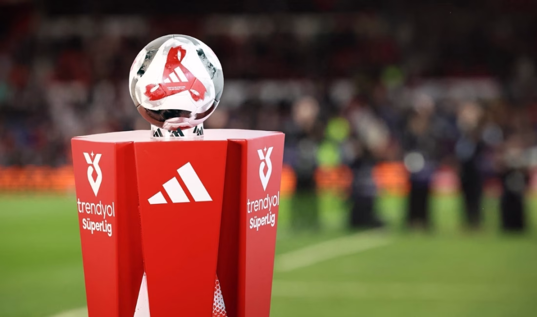 Süper Lig’de 19. hafta sona erdi: Galatasaray zirvedeki yerini korudu Trendyol Süper Lig’de 19. hafta müsabakalarının tamamlanmasının ardından Galatasaray, liderliğini