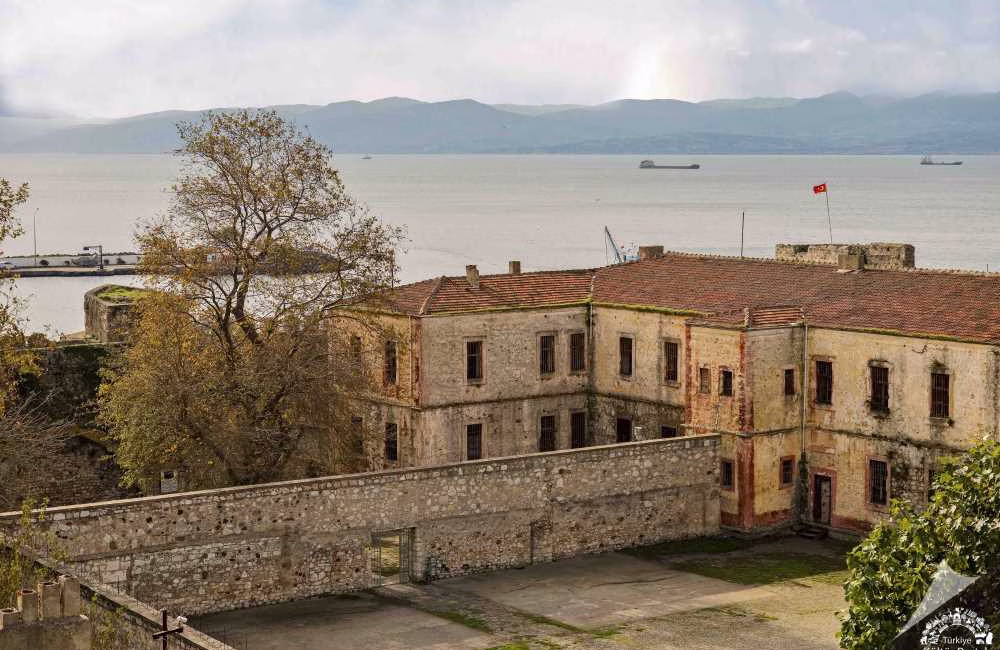 Tarihi Sinop Cezaevi 72 günde 100 bini aşkın ziyaretçi ağırladı Restorasyon sonrası modern müzecilik anlayışıyla kapılarını yeniden açan Tarihi Sinop