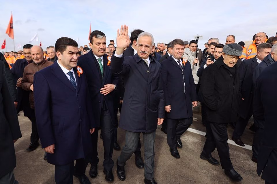 Ulaştırma ve Altyapı Bakanı Abdulkadir Uraloğlu’nun katılımıyla açılan Aksaray-Ortaköy Çevre